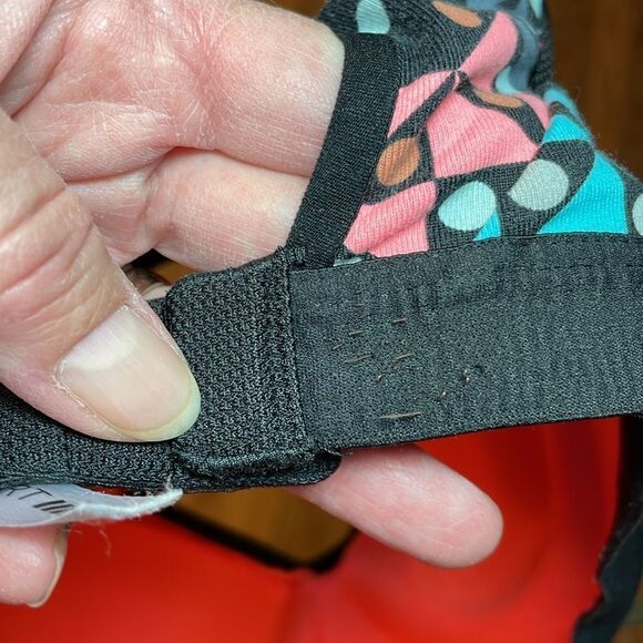 VSX Sport, neon, geometric, Victoria’s Secret Sports Bra, 32DD - Picture 5 of 7